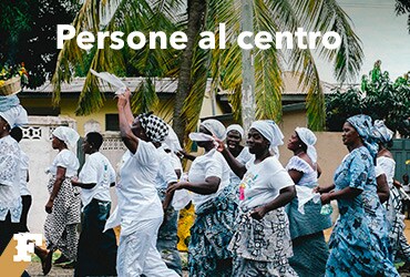 Persone al centro