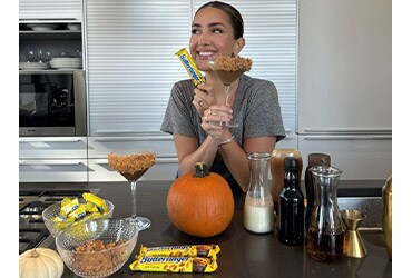 BUTTERFINGER® INVITES ADULTS TO CELEBRATE HALLOWEEN WITH FIRST-EVER BUTTERFINGER-INSPIRED COCKTAIL CO-CREATED WITH TINX